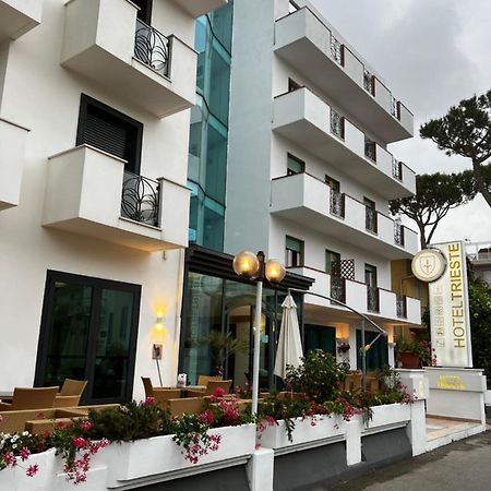 Hotel Trieste Riccione Bagian luar foto