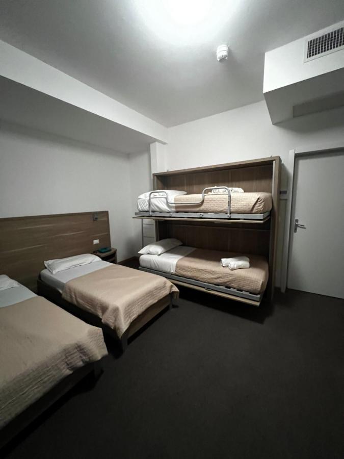 Hotel Trieste Riccione Bagian luar foto