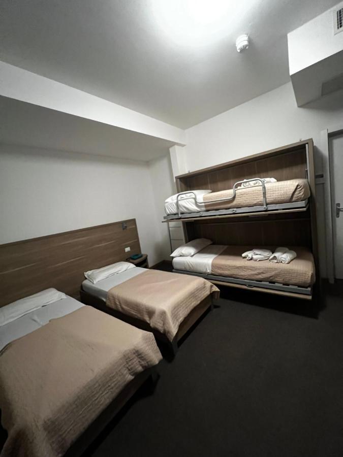 Hotel Trieste Riccione Bagian luar foto