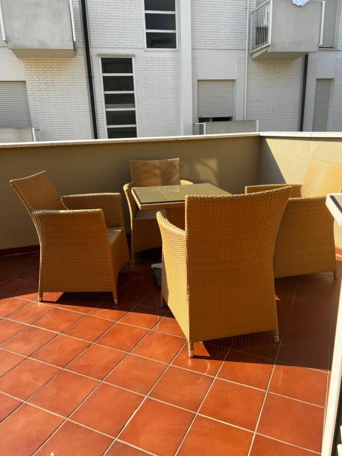 Hotel Trieste Riccione Bagian luar foto