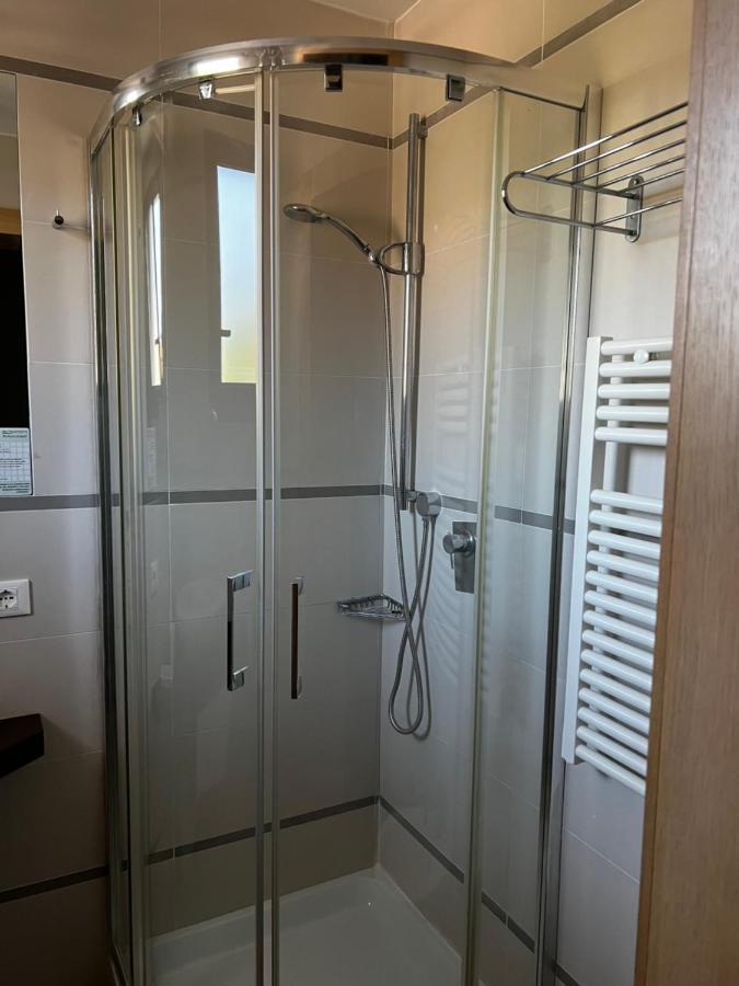 Hotel Trieste Riccione Bagian luar foto